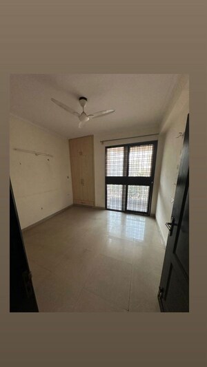 3 BHK Builder Floor For Rent in Sector 105