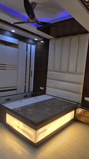 Room in 3 BHK Apartment at Dwarka – for Sale