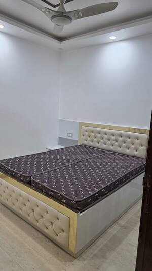 Room in 3 BHK Apartment at Dwarka – for Sale