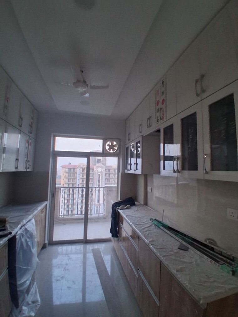 Kitchen, dlf-express-greens 3.5 Bedroom 2200 Sq.Ft. Apartment In Manesar Sector 1a Gurgaon 10743782
