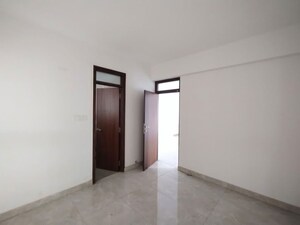Room in 3 BHK Apartment at Preeti E5 Green Homes, Sampigehalli – for Sale