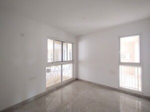 Room in 3 BHK Apartment at Preeti E5 Green Homes, Sampigehalli – for Sale
