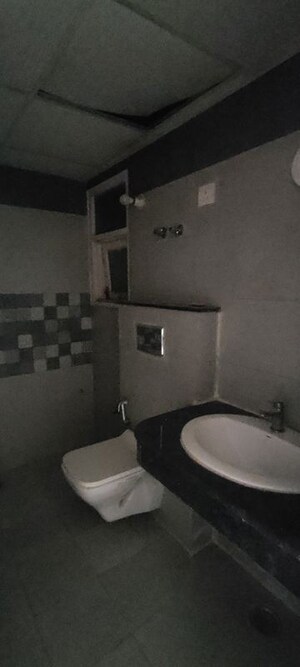 Bathroom in 3.5 BHK Apartment at Pareena Express Heights, Sector 99 – for Rent