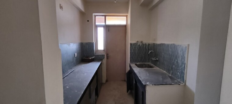 Kitchen, pareena-express-heights 3.5 Bedroom 2000 Sq.Ft. Apartment In Sector 99 Gurgaon 10743783