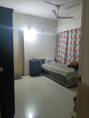 Bedroom in 2 BHK Apartment at Karve Nagar – for Rent