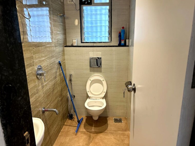 Bathroom, panom-park 1 Bedroom 313 Sq.Ft. Apartment In Vile Parle East Mumbai 10743808