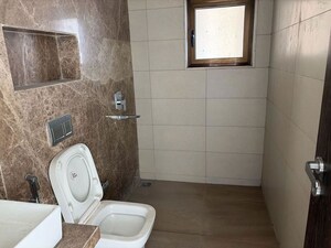Bathroom in 3 BHK Apartment at Peninsula Celestia Spaces, Parel – for Sale