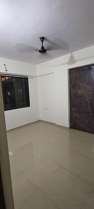 Room in 2 BHK Apartment at K M Horizon Palms 2, Owale – for Rent