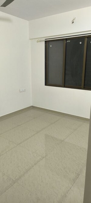 Room in 2 BHK Apartment at K M Horizon Palms 2, Owale – for Rent