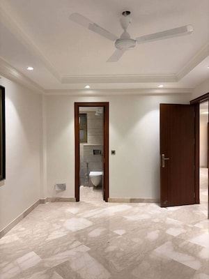 Room in 3 BHK Independent House at Saket – for Rent
