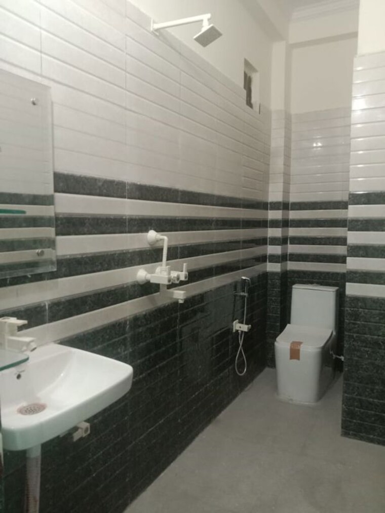 Attached Bathroom, express-green 3 Bedroom 1456 Sq.Ft. Apartment In Sector 44 Noida 10743956