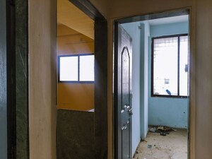 Room in  Apartment at New Paccha Peth – for Sale