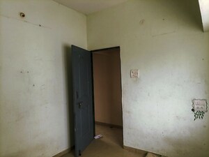 Room in  Apartment at New Paccha Peth – for Sale