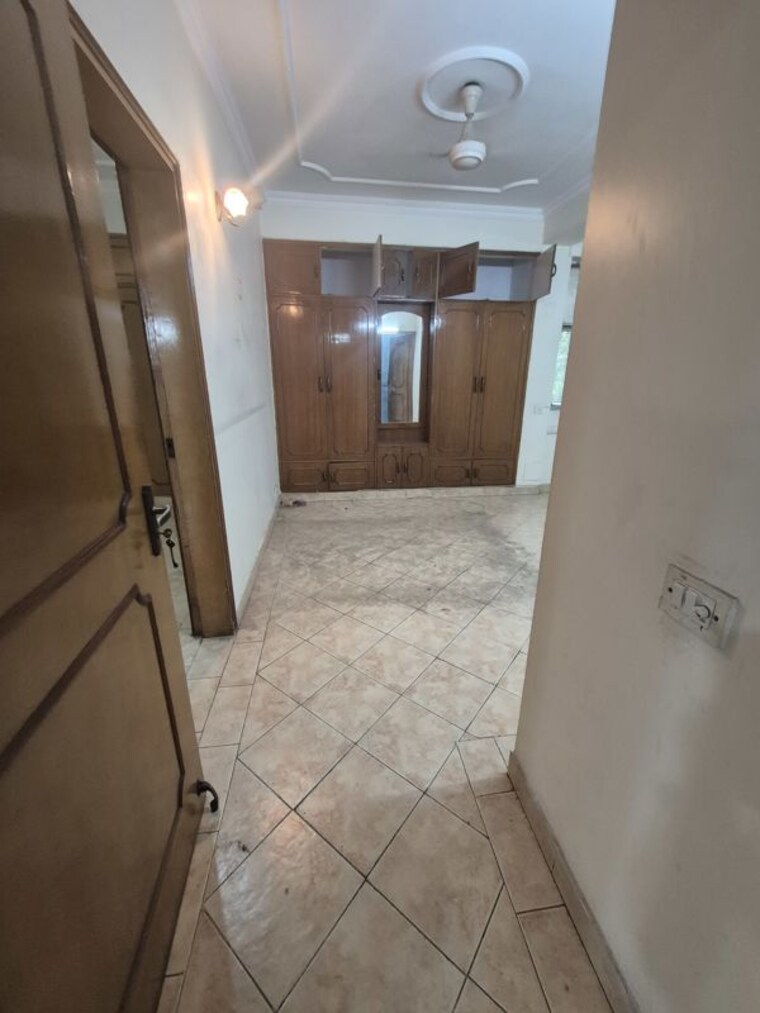 Room, mayur vihar 3.5 Bedroom 1180 Sq.Ft. Apartment In Mayur Vihar Delhi 10743982