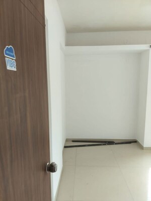 Room in 2 BHK Apartment at Dhanori – for Rent