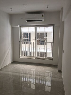 Room in 1 BHK Apartment at Enso Sanza, Kandivali East – for Rent
