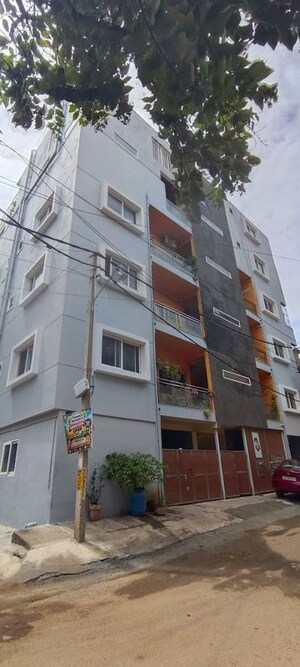  Independent House For Sale in Mantana Kurchi