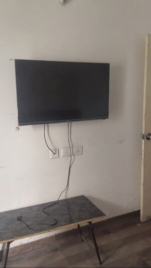 Room in 2 BHK Apartment at Paras Tierea, Sector 137 – for Sale