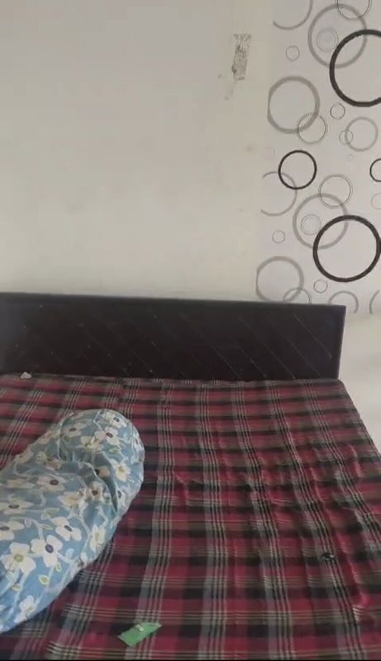 Bedroom, paras-tierea 2 Bedroom 925 Sq.Ft. Apartment In Sector 137 Noida 10743920
