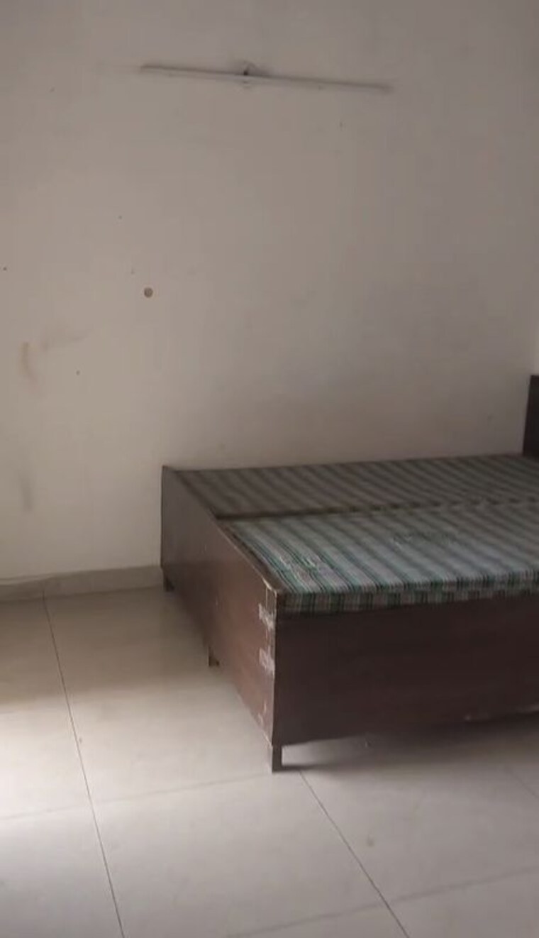 Bedroom, paras-tierea 2 Bedroom 925 Sq.Ft. Apartment In Sector 137 Noida 10743920