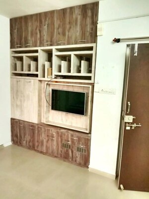 Room in 1 BHK Apartment at Manjari – for Rent