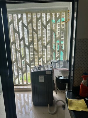 Team Area in 3 BHK Apartment at Lodha Woods, Kandivali East – for Rent