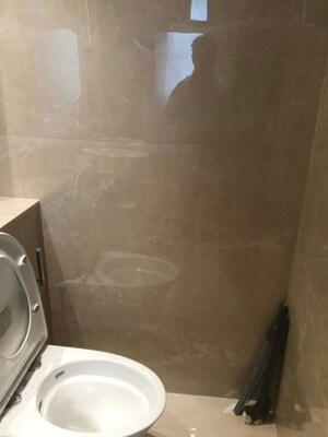 Bathroom in 1 BHK Apartment at Hiranandani Highland, Powai – for Rent