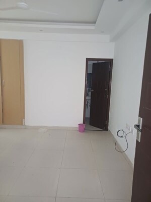 Room in 3 BHK Apartment at Adarsh Panache Heights, Kulhan – for Rent