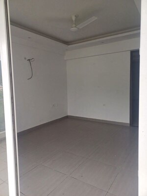 Room in 3 BHK Apartment at Adarsh Panache Heights, Kulhan – for Rent