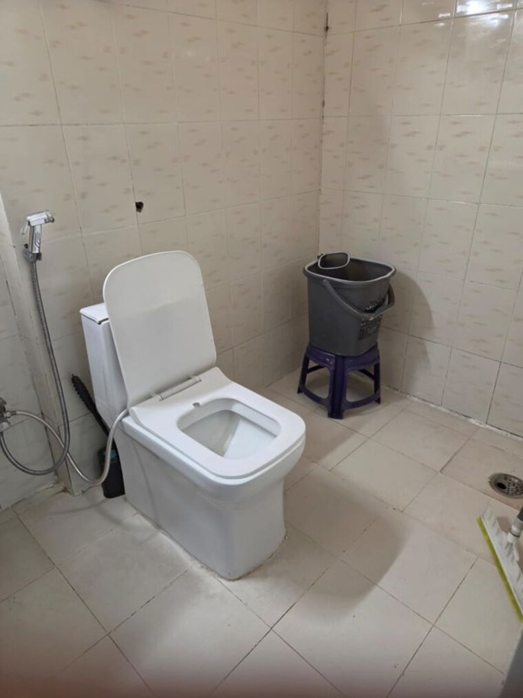 Bathroom, emenox-brave-hearts 3 Bedroom 1425 Sq.Ft. Apartment In Raj Nagar Extension Ghaziabad 10744313