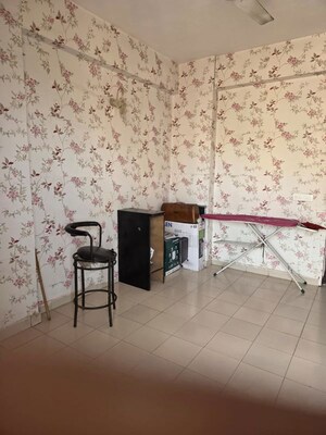 Room in 3 BHK Apartment at Emenox Brave Hearts, Raj Nagar Extension – for Rent
