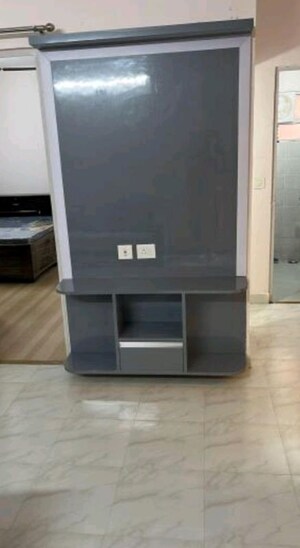Room in 3 BHK Apartment at Experion Capital, Gomti Nagar – for Rent