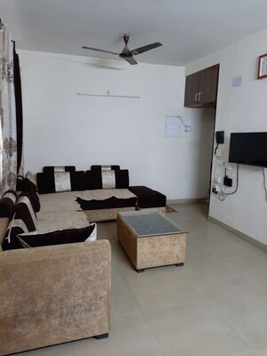 2 BHK Apartment For Rent in Mapsko Paradise, Sector 83