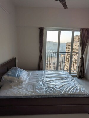 2 BHK Apartment For Rent in Rustomjee Azziano Wing I, Thane West