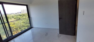 Room in 4 BHK Apartment at Raheja Park West, Santacruz West – for Sale