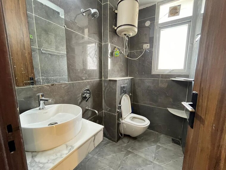 Bathroom, saket 2 Bedroom 950 Sq.Ft. Apartment In Saket Delhi 10744432