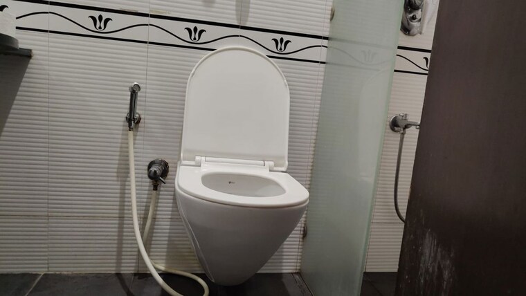 Bathroom, lake-home 2 Bedroom 875 Sq.Ft. Apartment In Powai Mumbai 10744458