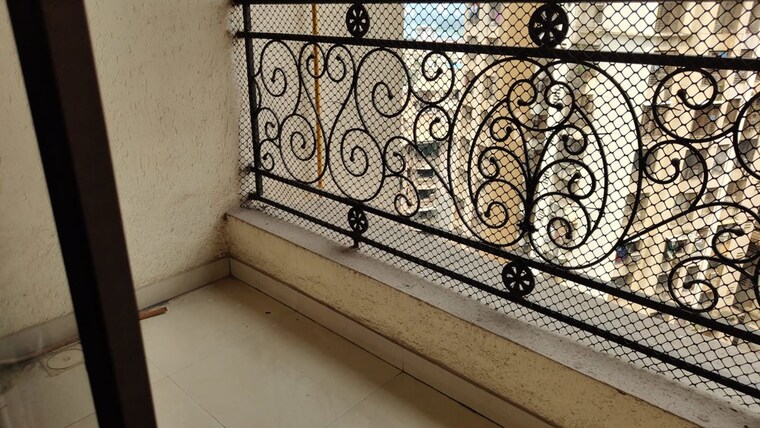 Balcony, lake-home 2 Bedroom 875 Sq.Ft. Apartment In Powai Mumbai 10744458