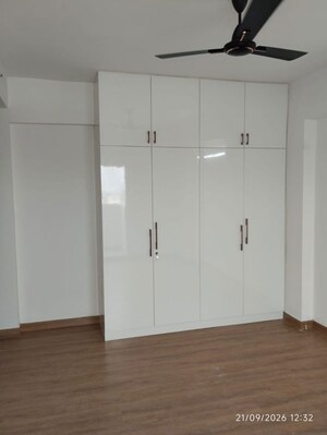 Room in 3 BHK Apartment at Umang Winter Hills, Sector 77 – for Sale
