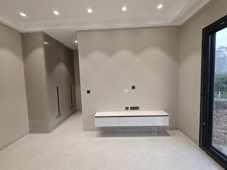 Room, auram-floor 4 Bedroom 360 Sq.Yd. Builder Floor In South City 2 Gurgaon 10744506