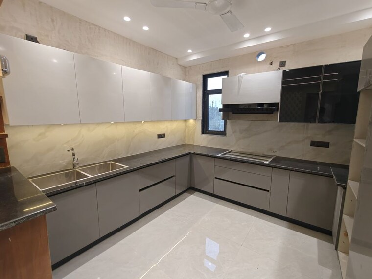 Kitchen, auram-floor 4 Bedroom 360 Sq.Yd. Builder Floor In South City 2 Gurgaon 10744506