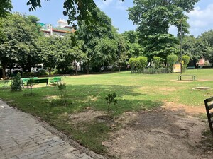 Plot Area in 4 BHK Builder Floor at Golf Course Extension – for Sale