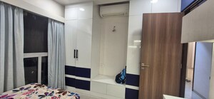 Room in 3 BHK Apartment at Piramal Vaikunth, Balkum Pada – for Rent