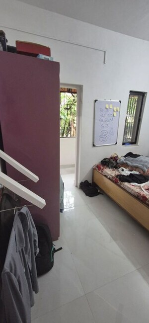 Bedroom in 2 BHK Apartment at Deccan Villa, Deccan Gymkhana – for Rent