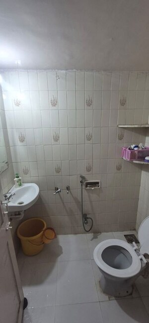 Bathroom in 2 BHK Apartment at Deccan Villa, Deccan Gymkhana – for Rent