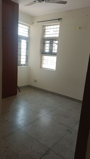 Room in 2 BHK Apartment at IRWO Classic Apartment, Sector 57 – for Sale