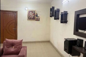 Team Area in 3 BHK Apartment at Rohtas Pandit House, Hazratganj – for Rent