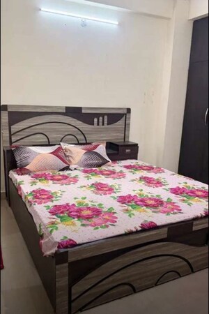Bedroom in 3 BHK Apartment at Rohtas Pandit House, Hazratganj – for Rent