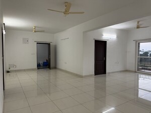 Room in 3 BHK Apartment at Om Sree Patels Green Front, Yapral – for Rent
