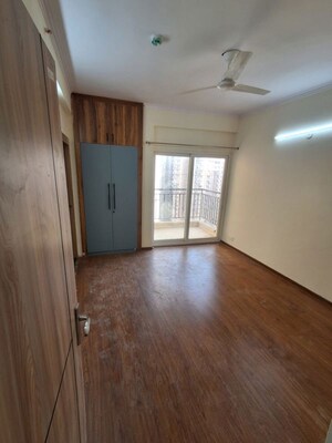 3 BHK Apartment For Sale in Amrapali Verona Heights Phase II, Amrapali Leisure Valley
